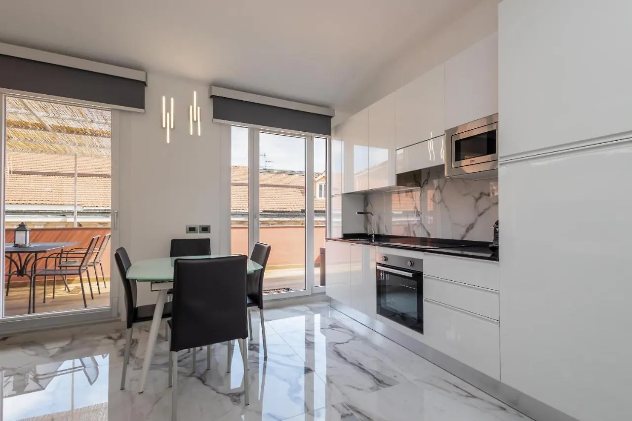 Appartamento Casa Vacanza  La Rosa  Oneglia Centro Imperia